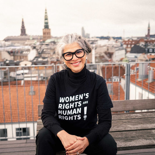 Women's rights are human rights - t-tröja